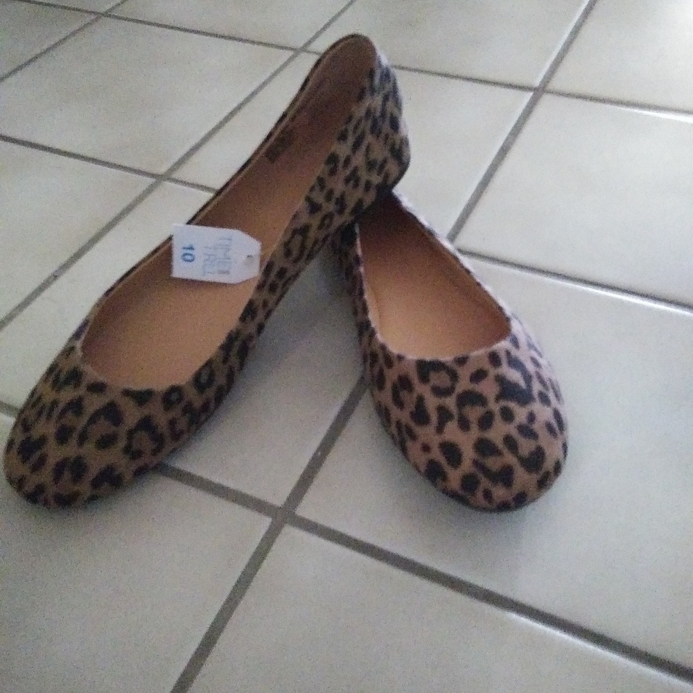 Women's Leopard flats
